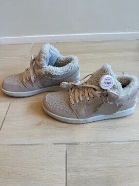 Air Jordan 1 Low SE Sherpa Fleece Grey 9.5 NWT